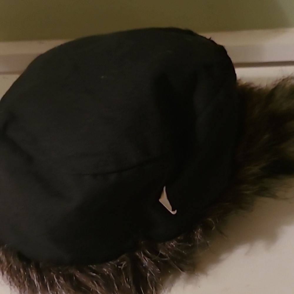 Coonskin Cap - Picture 5 of 6